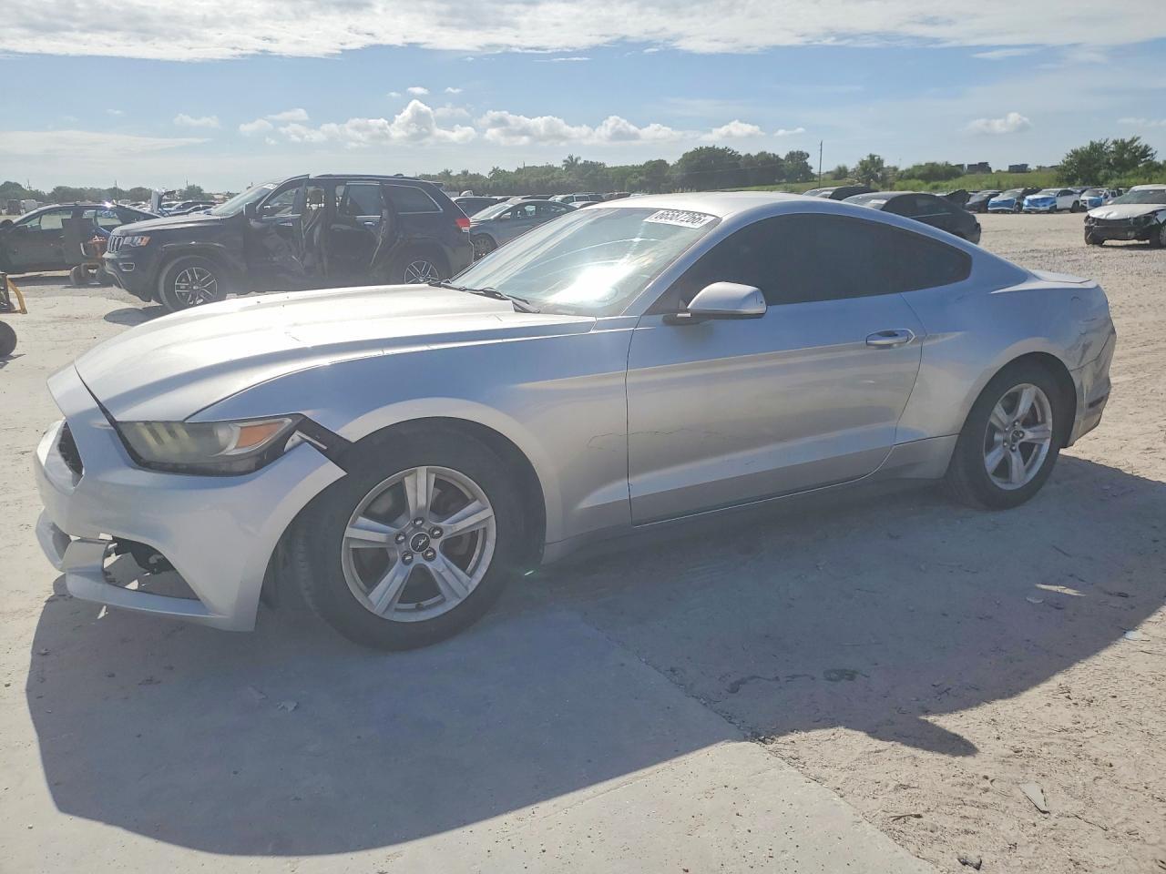 2016 Ford Mustang - zdjęcie główne