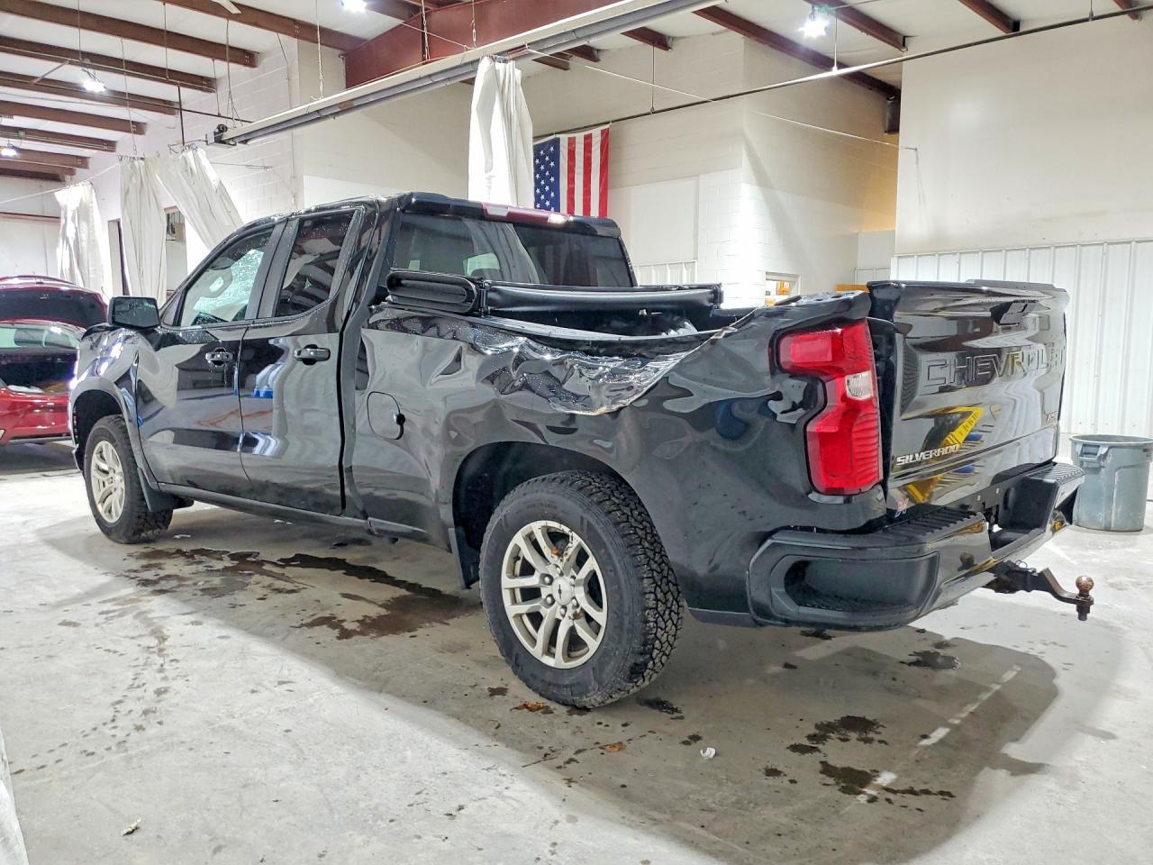 2019 Chevrolet Silverado K1500 Rst - zdjęcie 2
