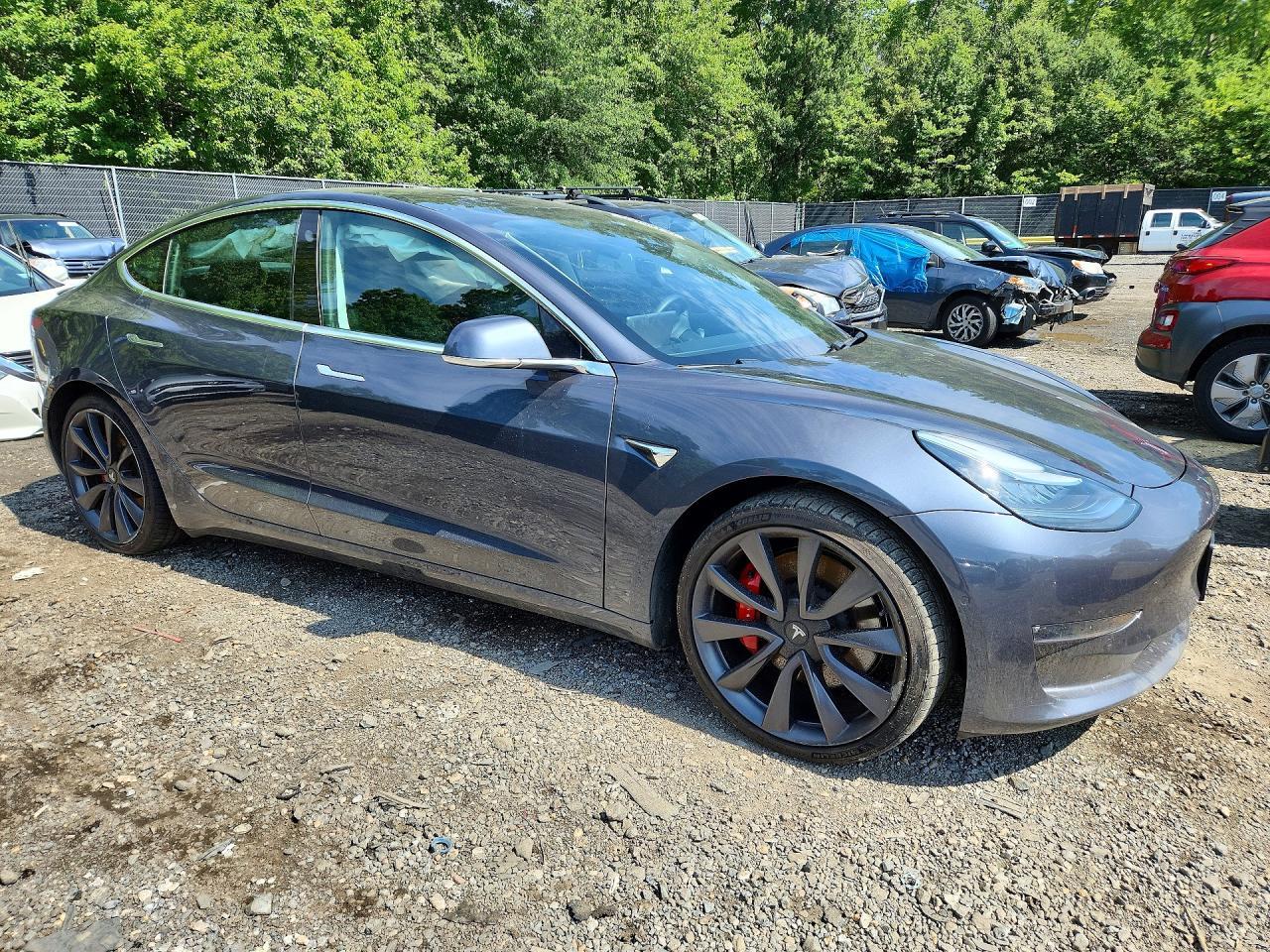 2020 Tesla Model 3 - zdjęcie 4
