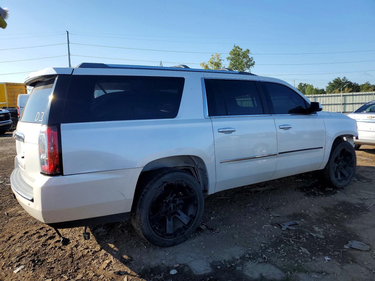 2018 GMC Yukon Xl Denali - zdjęcie 3