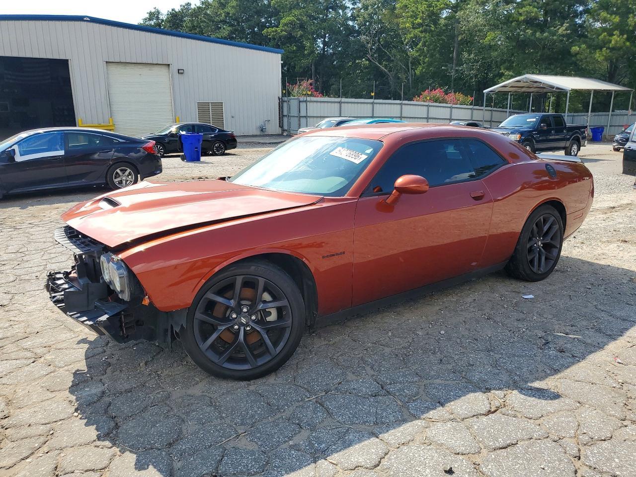 2022 Dodge Challenger R/T - zdjęcie główne