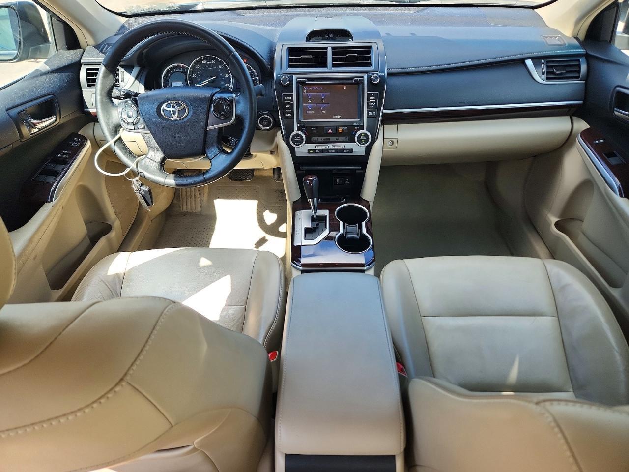 2014 Toyota Camry Xle - zdjęcie 8