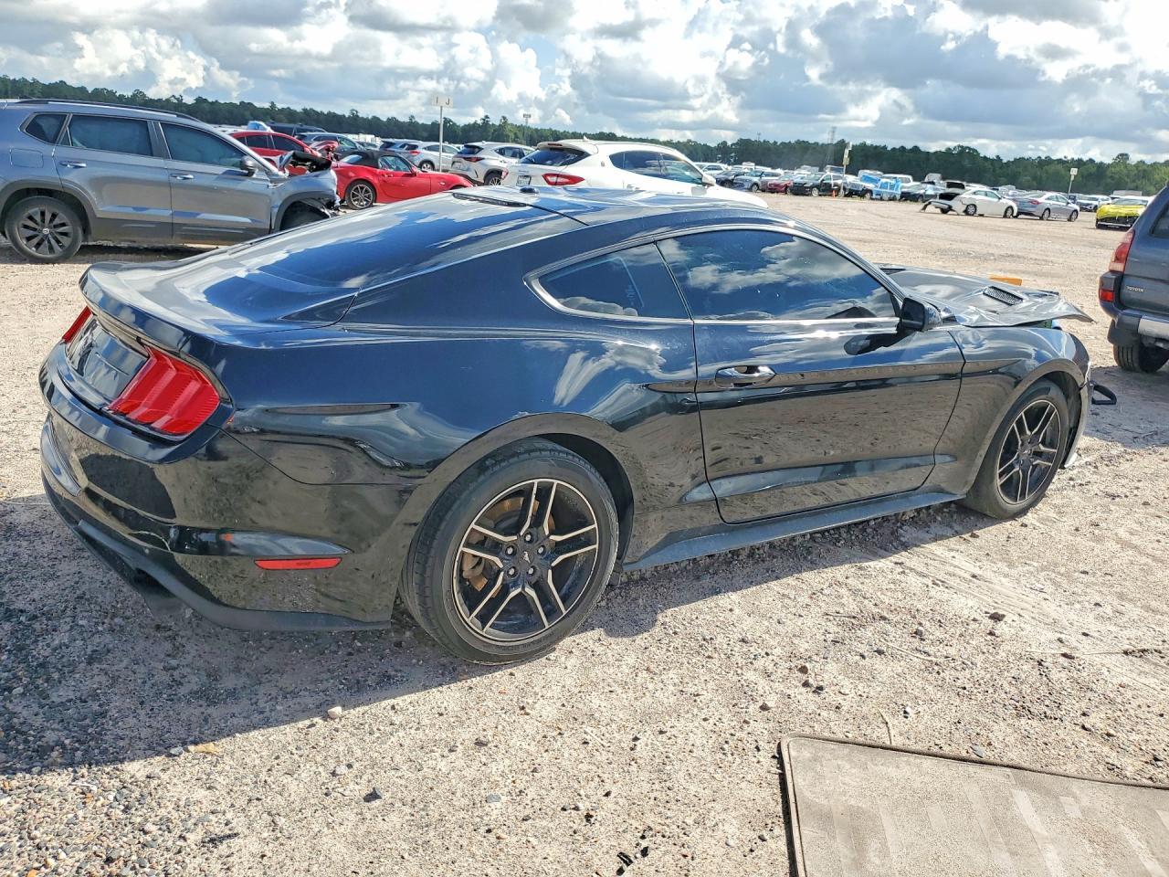 2018 Ford Mustang - zdjęcie 3