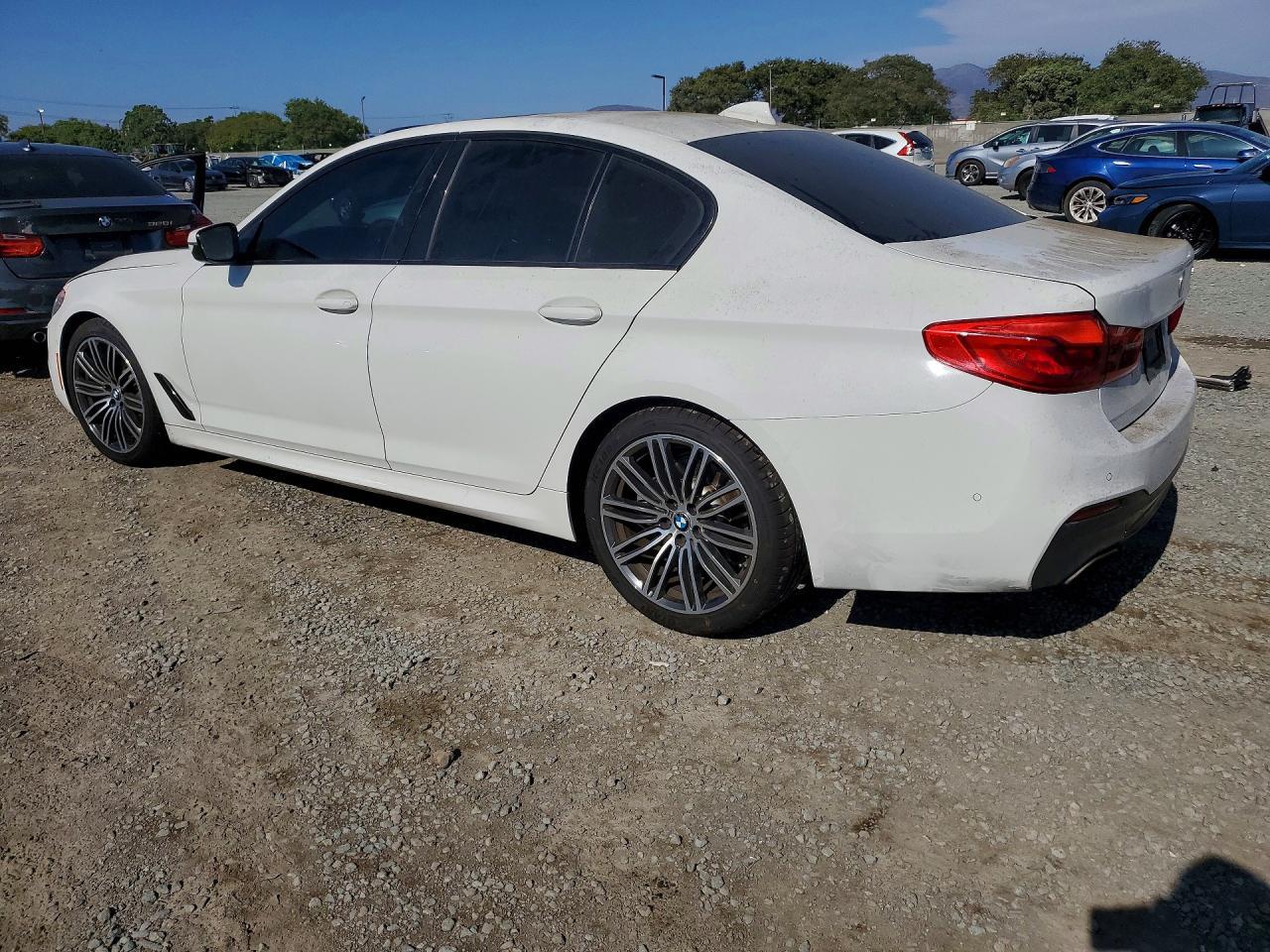 2019 BMW 530 I - zdjęcie 2