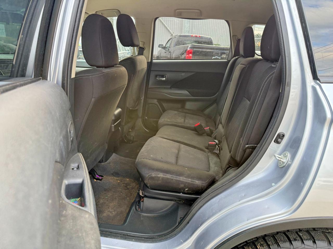 2016 Mitsubishi Outlander Se - zdjęcie 13