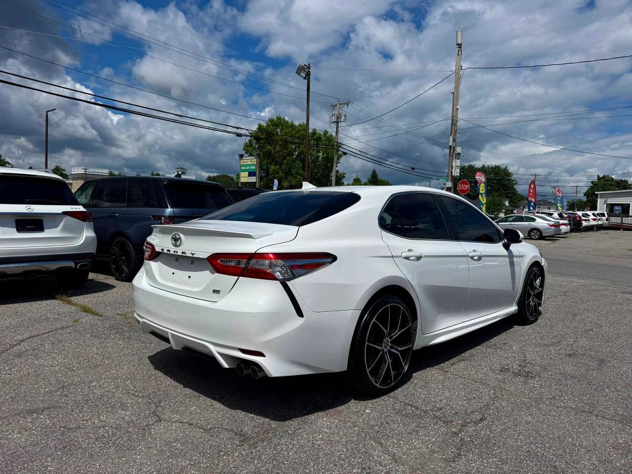 2020 Toyota Camry Se - zdjęcie 4