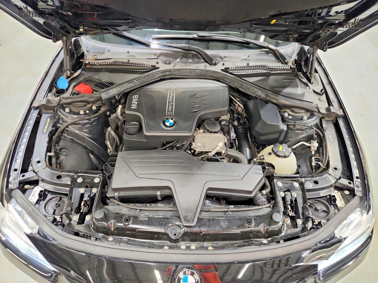 2017 BMW Seria 3 320i - zdjęcie 11