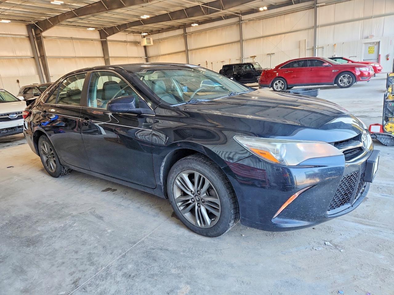 2017 Toyota Camry Se - zdjęcie 4