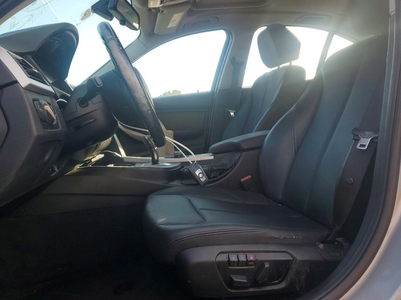 2013 BMW 320 I - zdjęcie 7