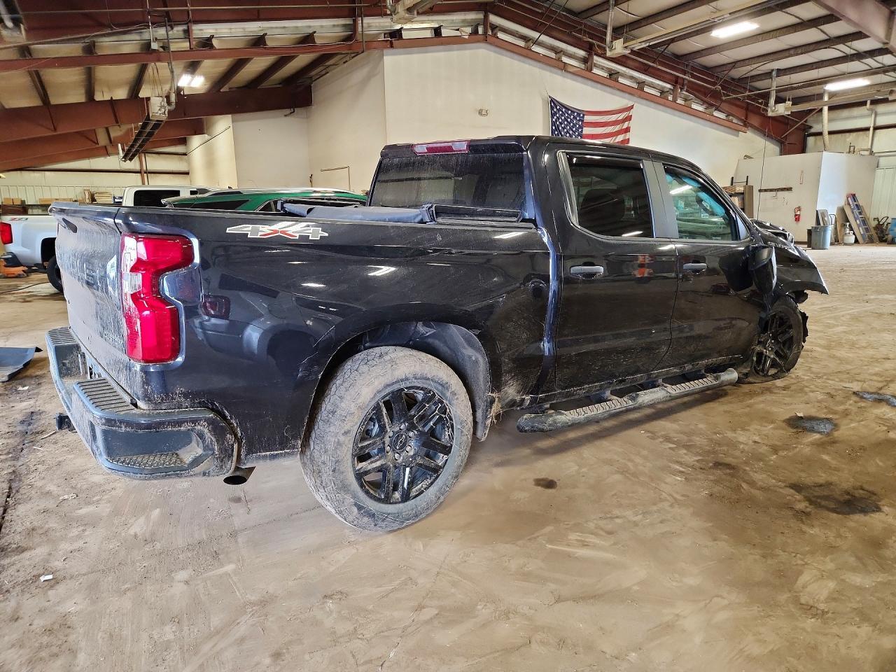 2023 Chevrolet Silverado K1500 Custom - zdjęcie 3