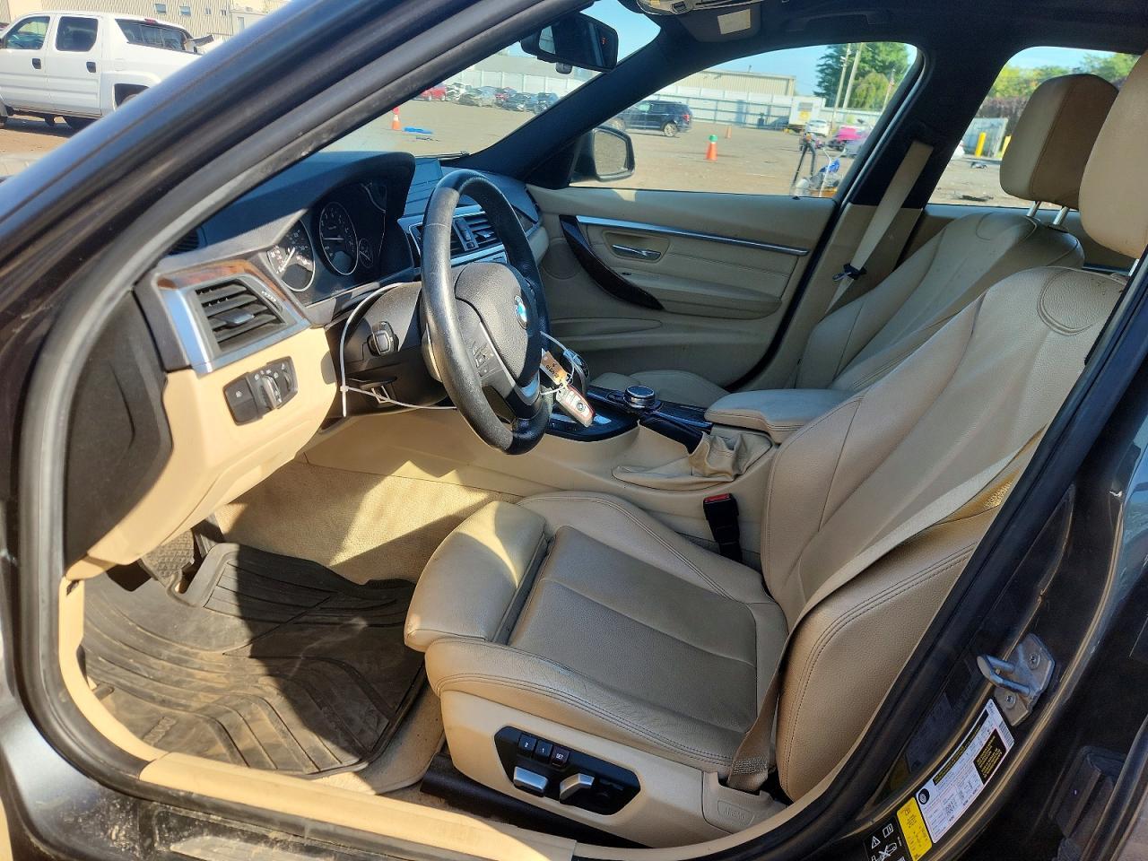 2016 BMW Seria 3 328i - zdjęcie 7