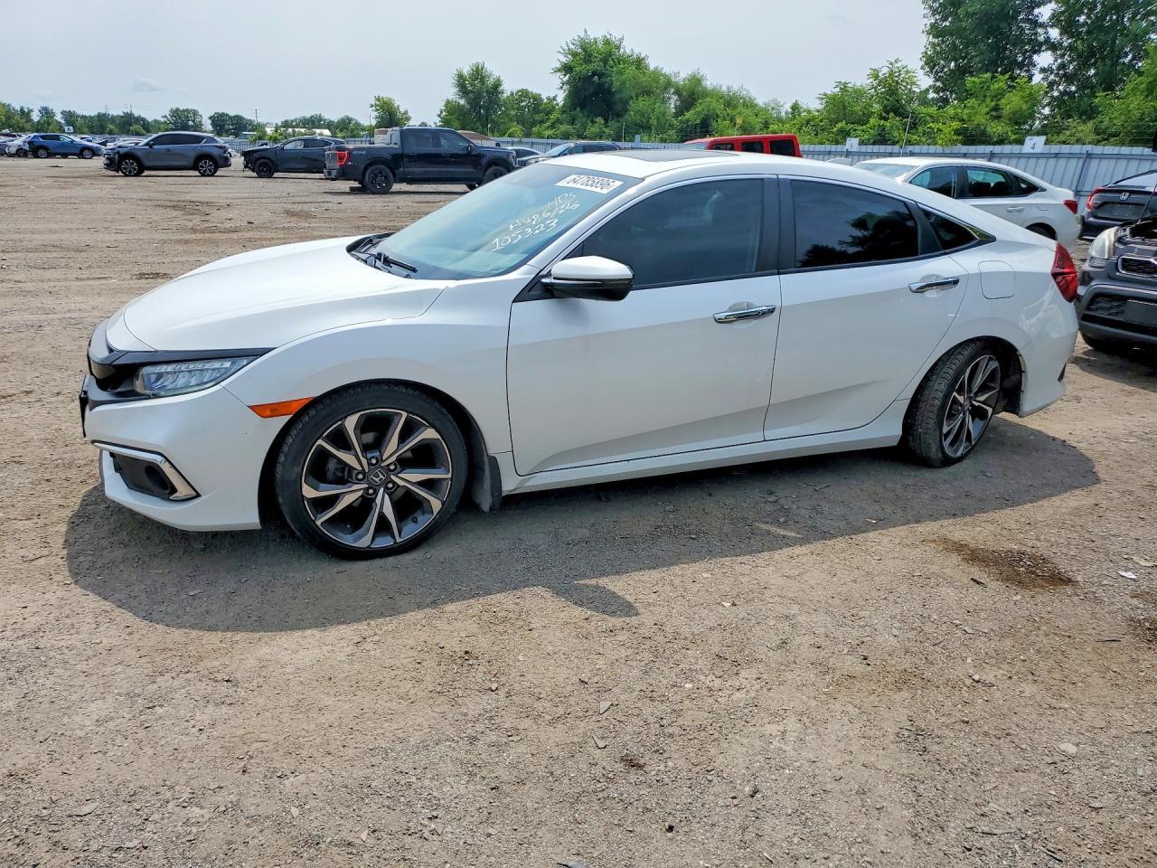 2019 Honda Civic Touring - zdjęcie główne