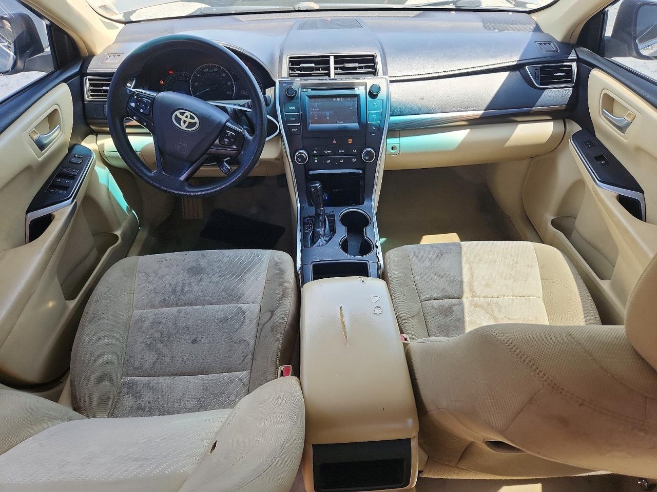 2015 Toyota Camry Le - zdjęcie 8