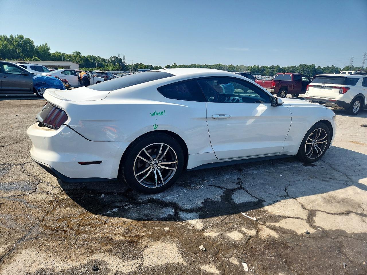 2015 Ford Mustang - zdjęcie 3