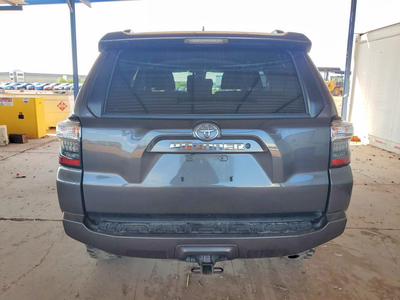 2020 Toyota 4Runner Sr5 - zdjęcie 6