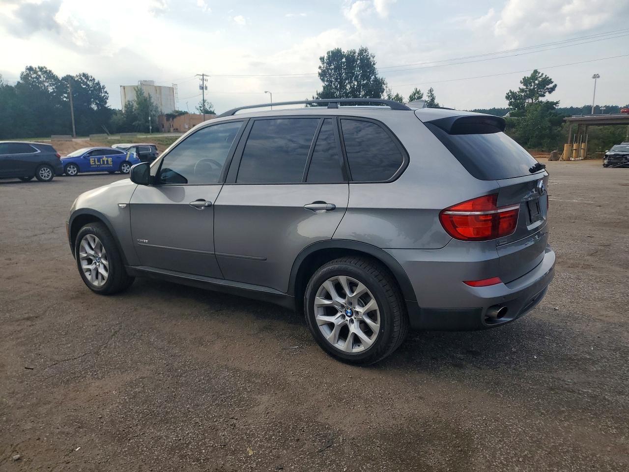 2013 BMW X5 xDrive35I - zdjęcie 2