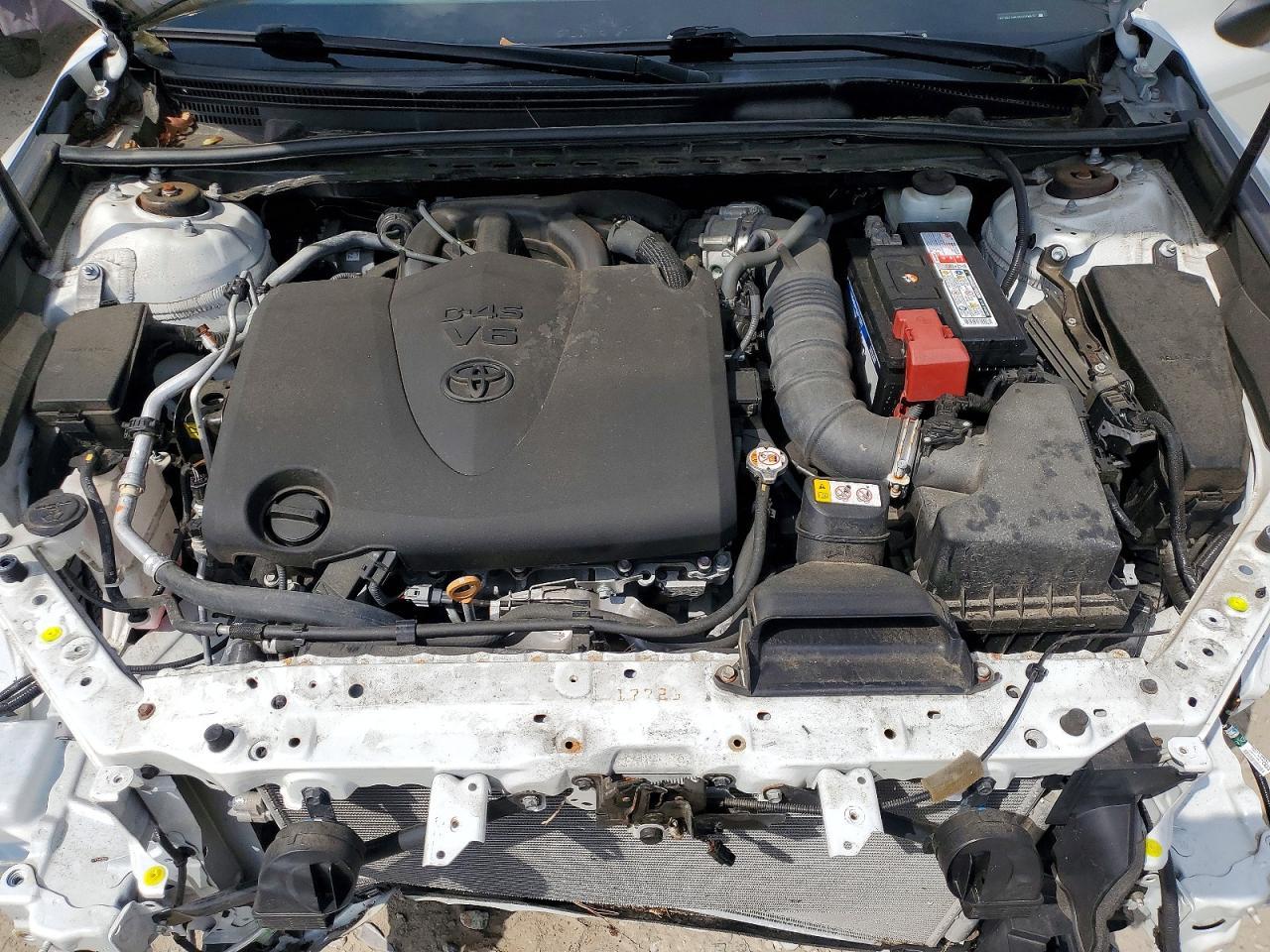 2019 Toyota Camry Xle V6 - zdjęcie 11