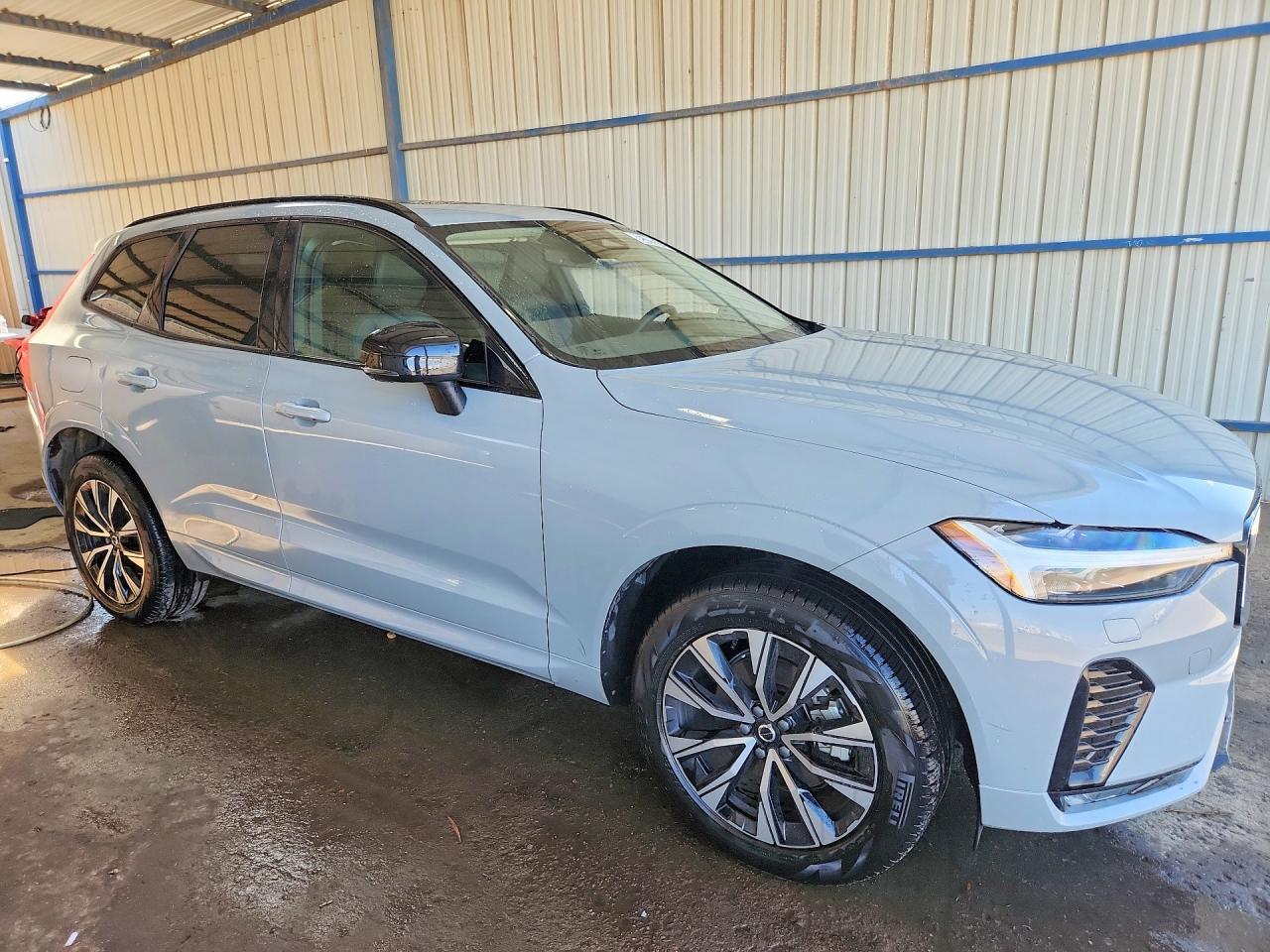 2025 Volvo Xc60 Core - zdjęcie 4