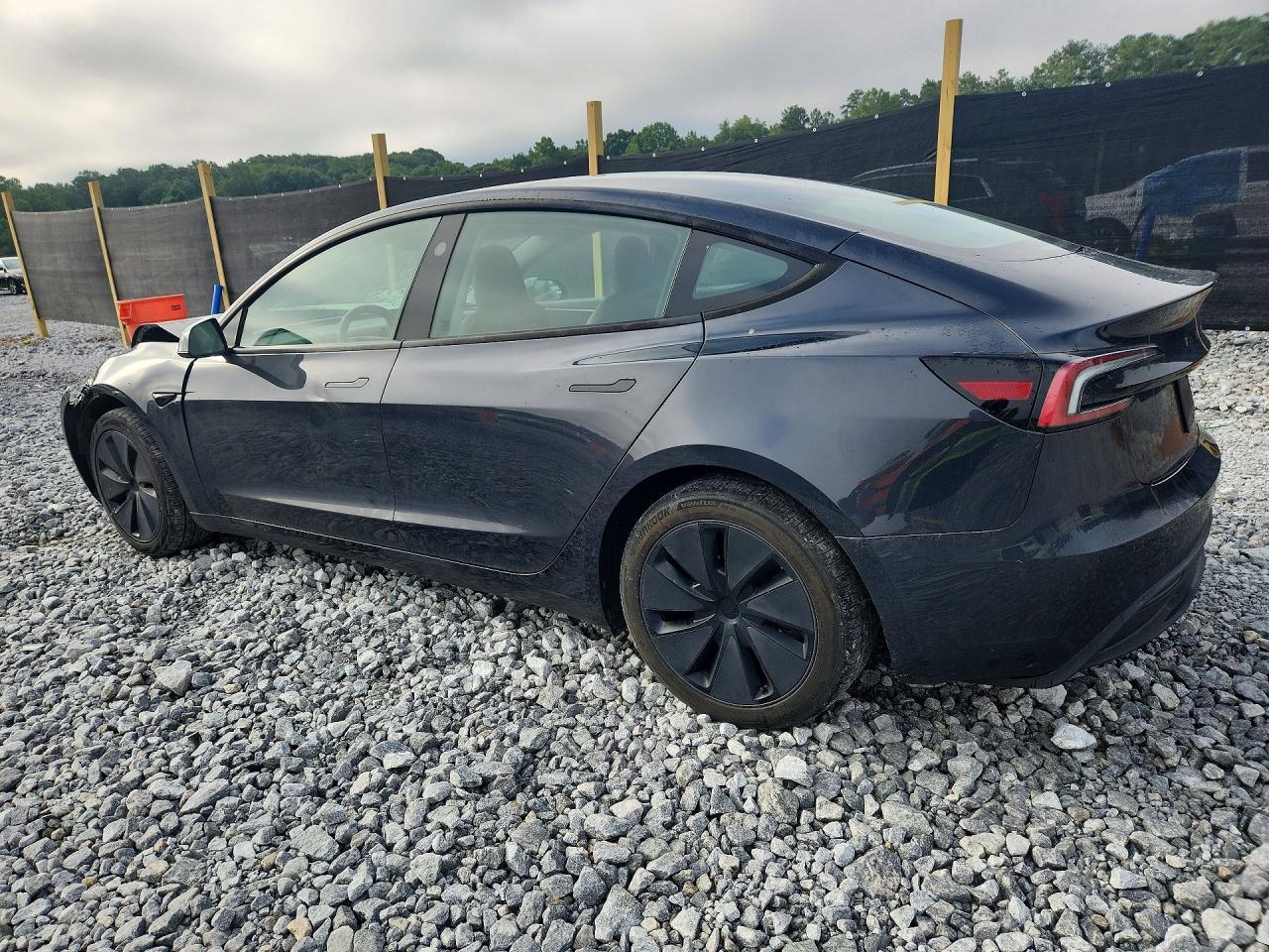 2024 Tesla Model 3 - zdjęcie 2