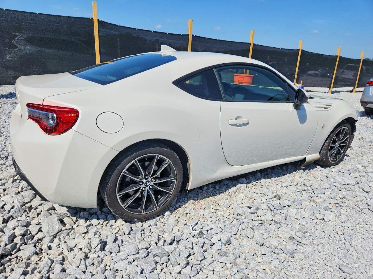 2017 Toyota 86 Base - zdjęcie 3