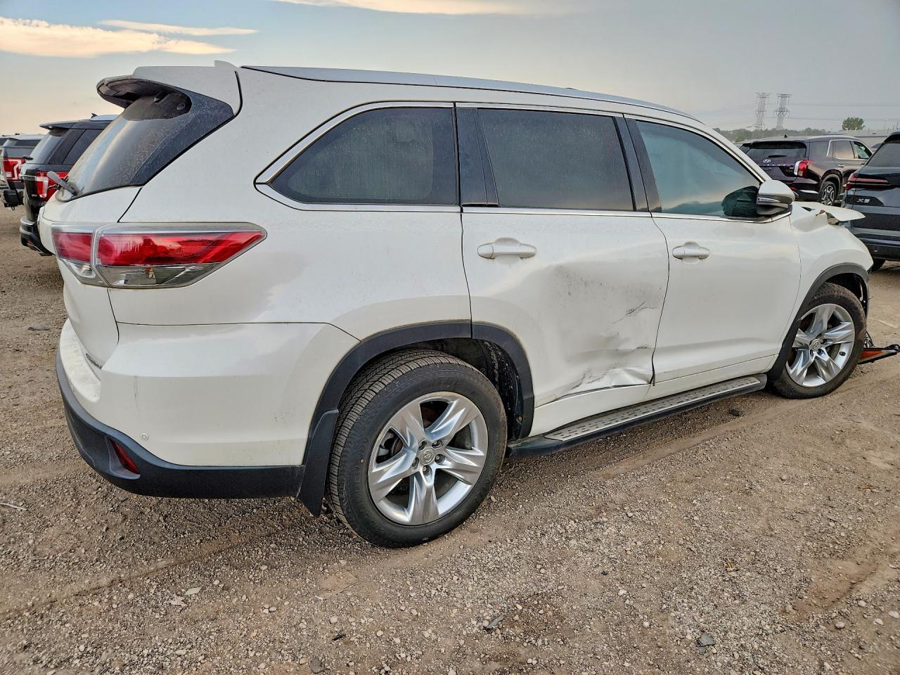 2015 Toyota Highlander Limited Platinum - zdjęcie 3