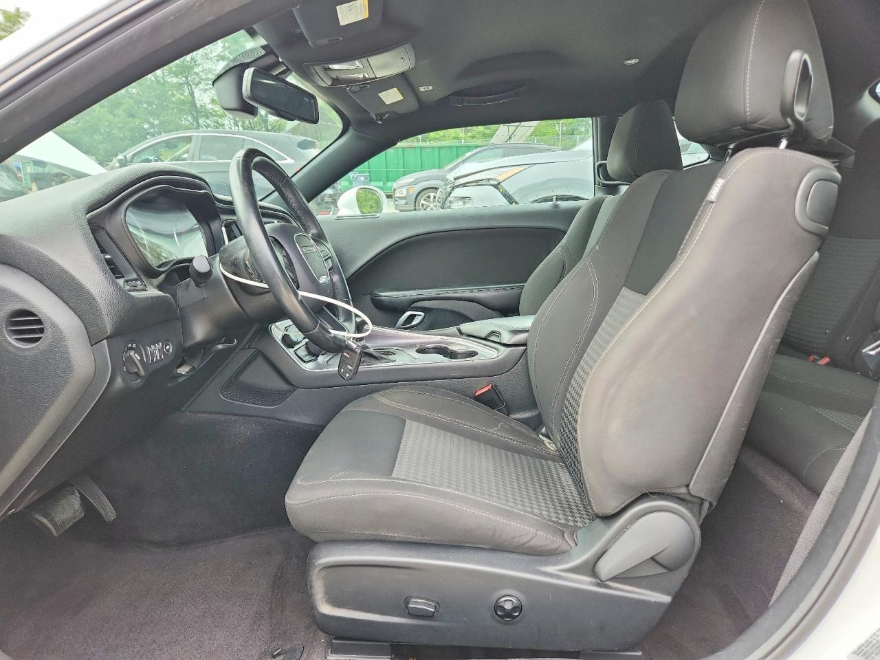 2017 Dodge Challenger Sxt - zdjęcie 7