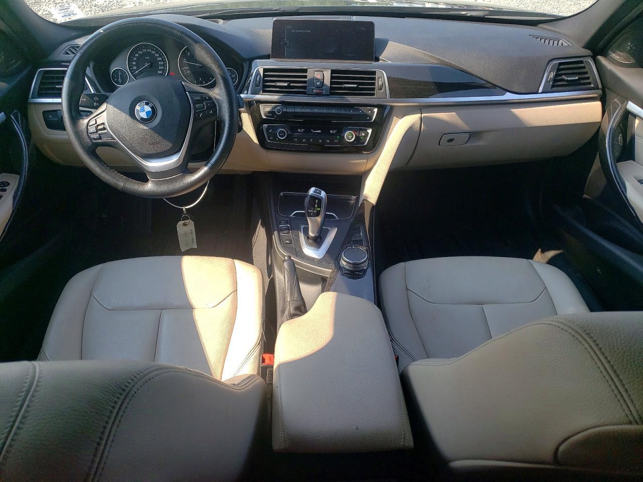 2017 BMW 330 Xi - zdjęcie 8