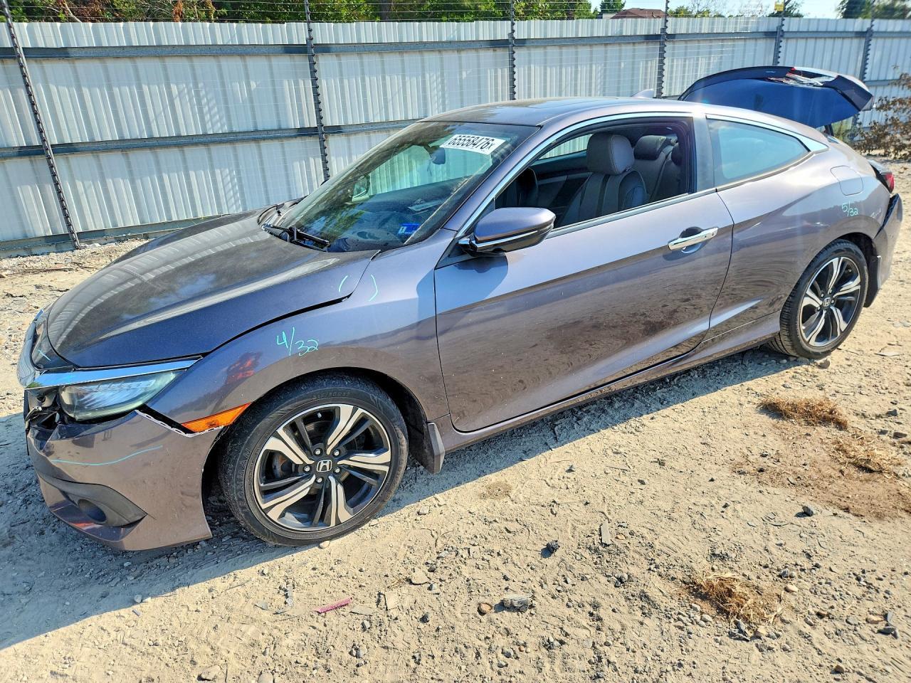 2017 Honda Civic Touring - zdjęcie główne