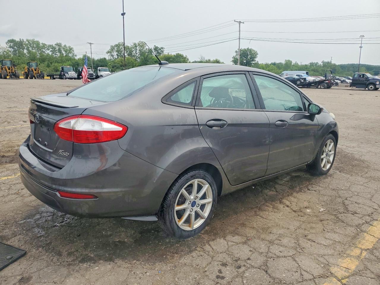 2017 Ford Fiesta Se - zdjęcie 3