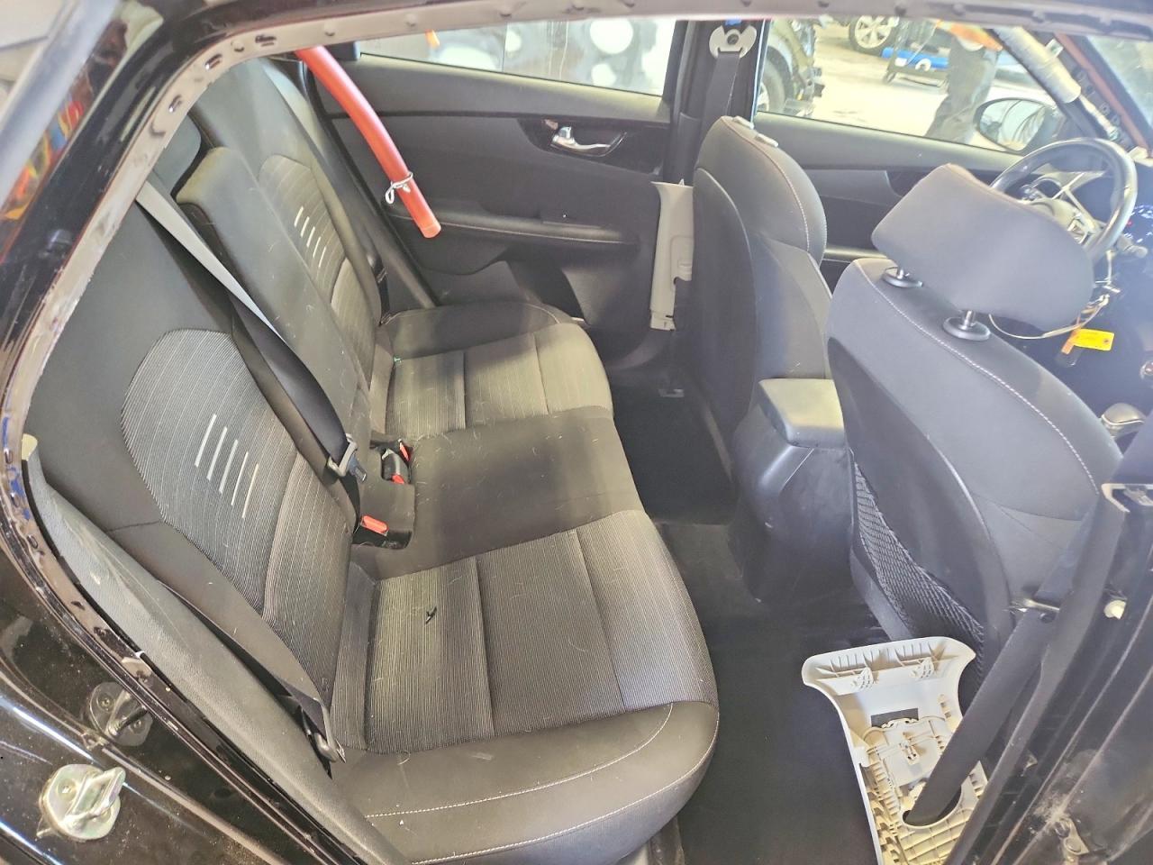 2019 Kia Forte S - zdjęcie 10