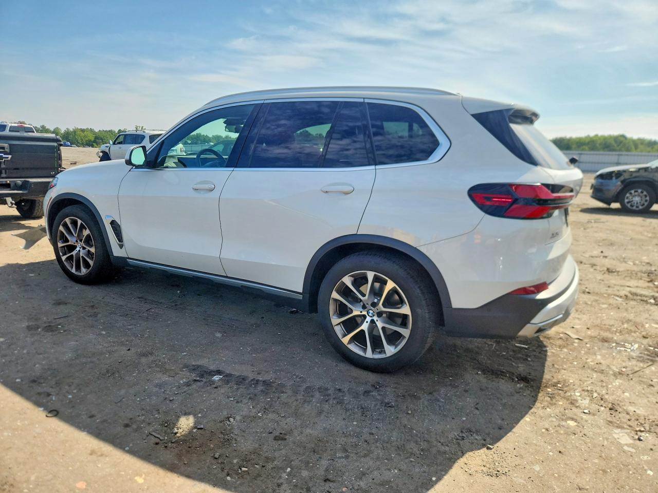 2025 BMW X5 xDrive40I - zdjęcie 2