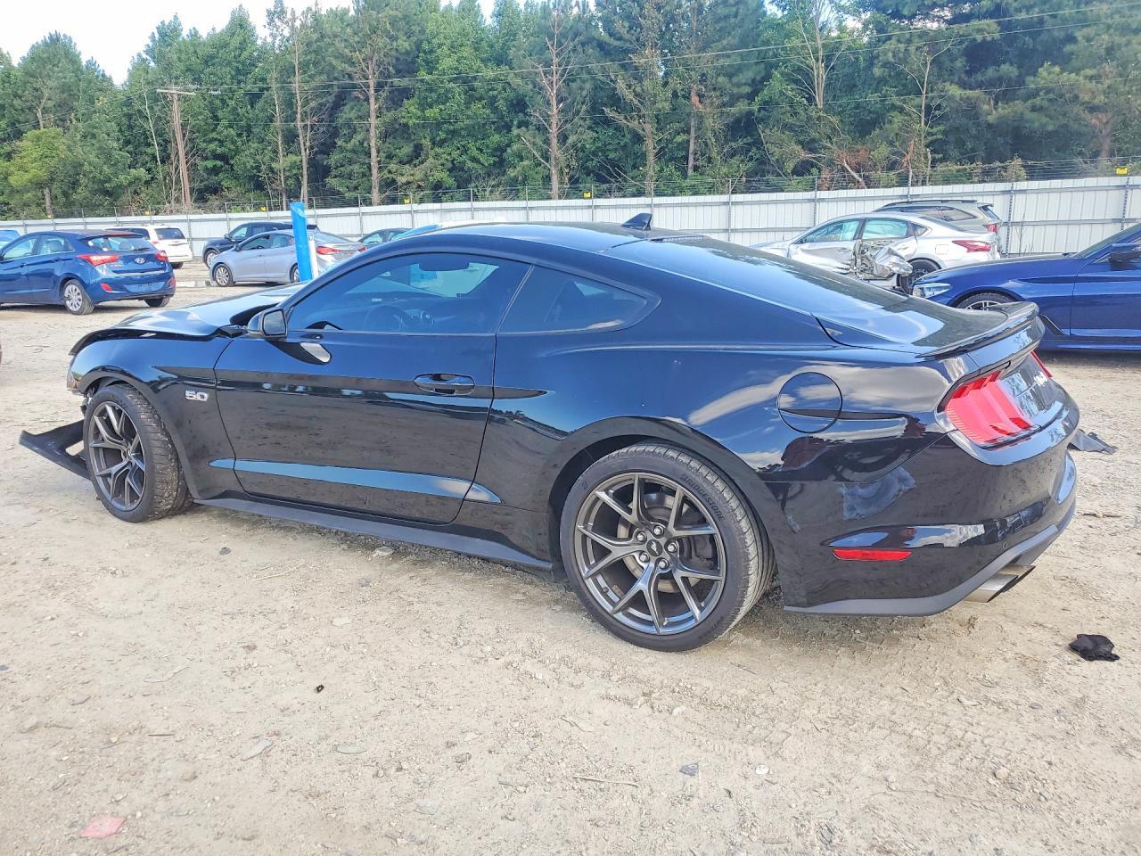 2020 Ford Mustang Gt - zdjęcie 2