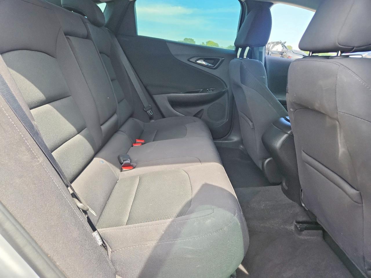 2017 Chevrolet Malibu Ls - zdjęcie 10