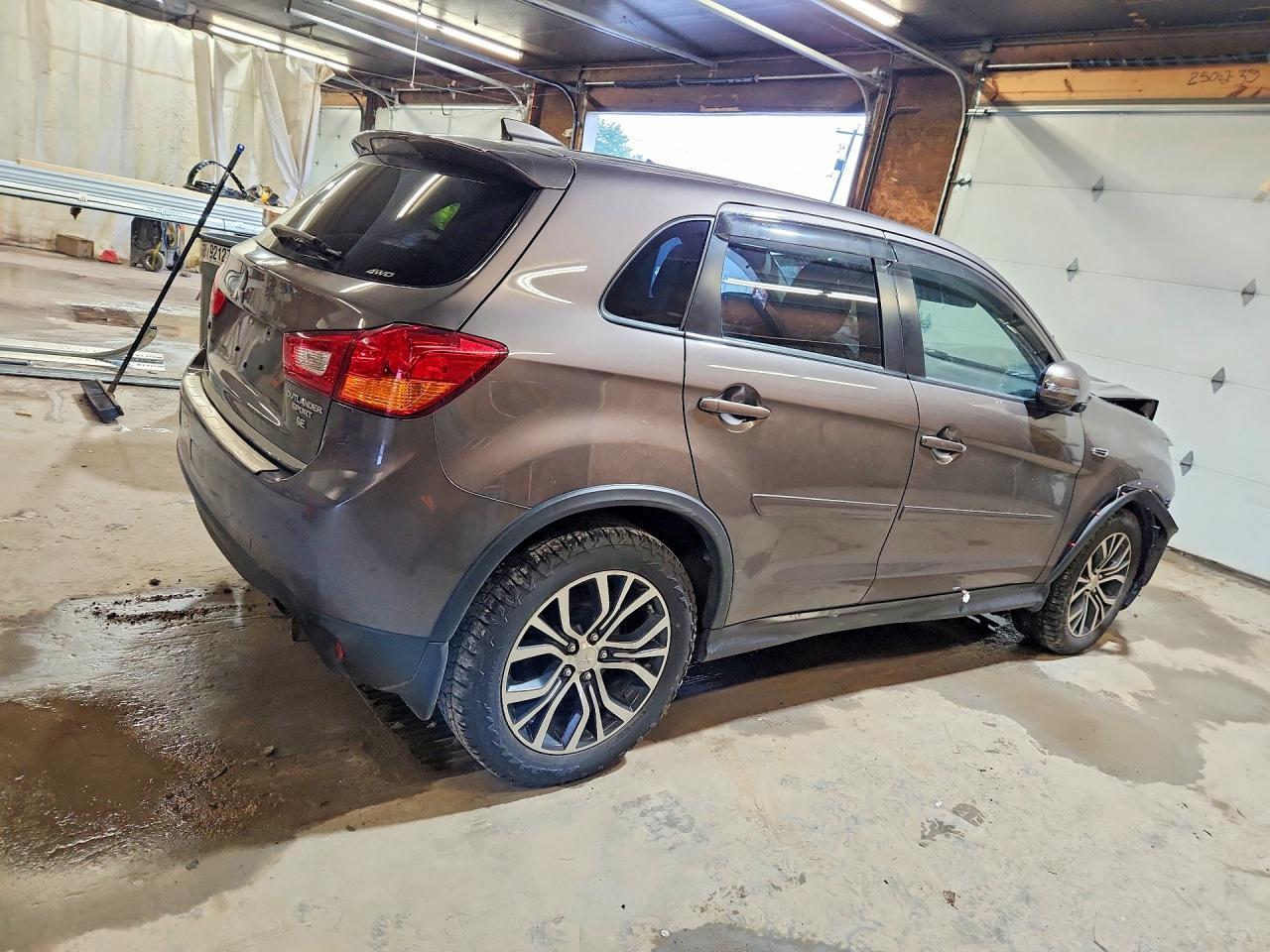 2017 Mitsubishi Outlander Sport Es - zdjęcie 3