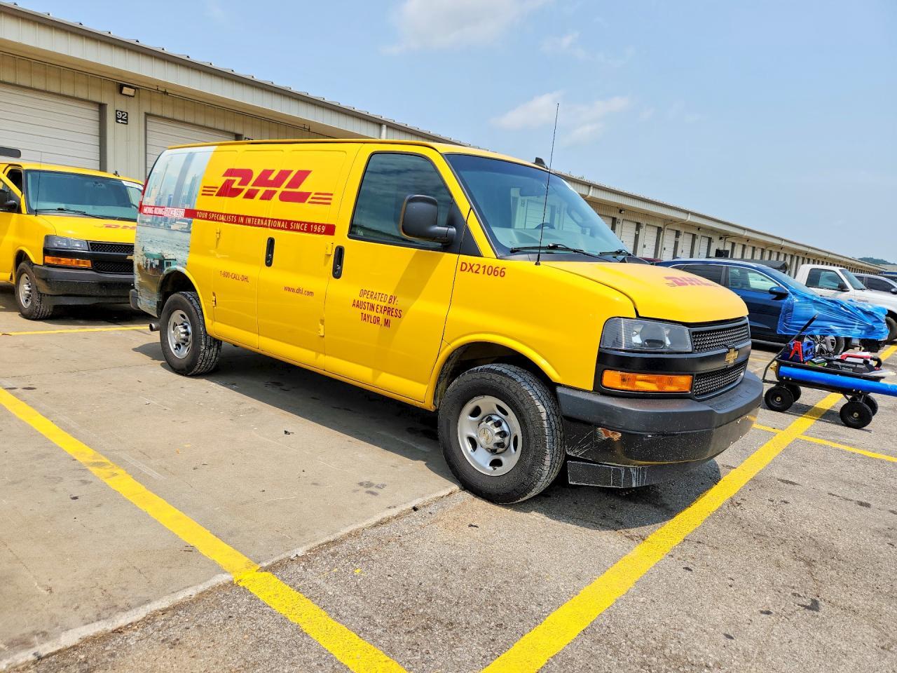 2021 Chevrolet Express G2500 - zdjęcie 4