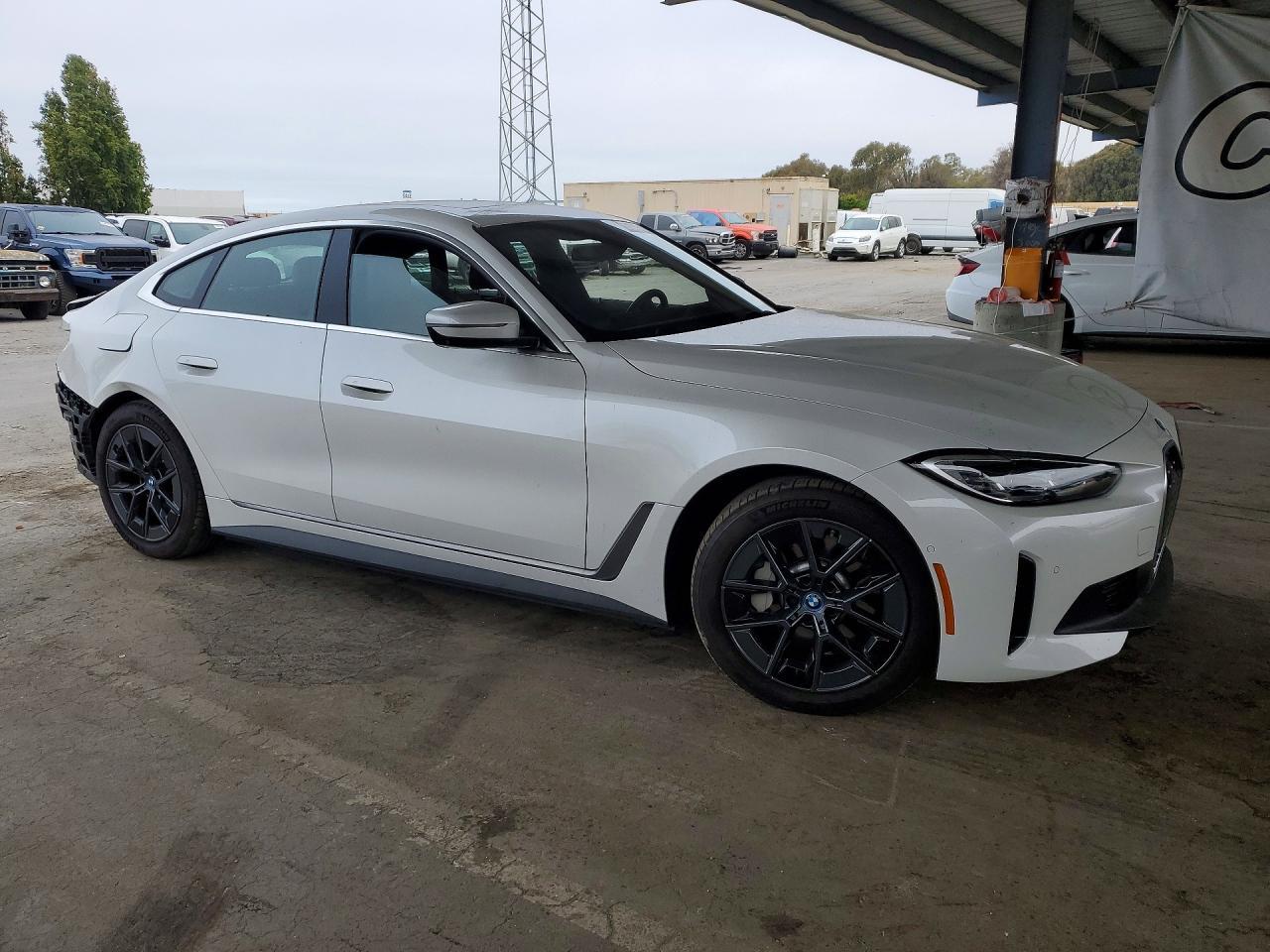 BMW i4 - zdjęcie 4