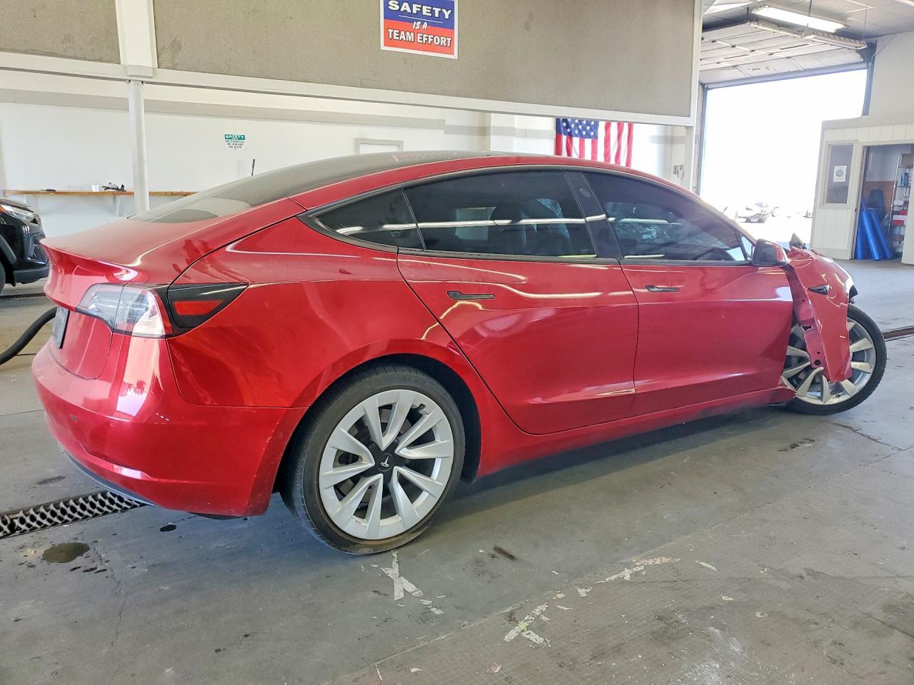 2022 Tesla Model 3 - zdjęcie 3