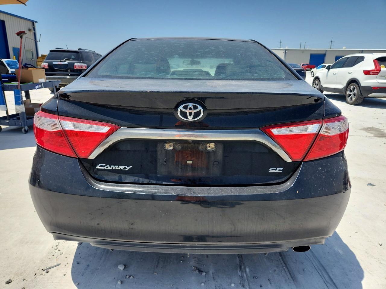 2016 Toyota Camry Se - zdjęcie 6