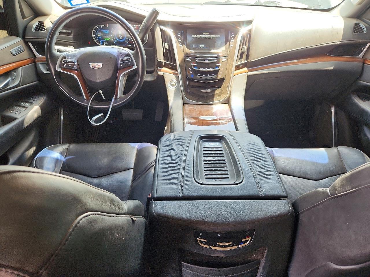 2018 Cadillac Escalade Luxury - zdjęcie 8