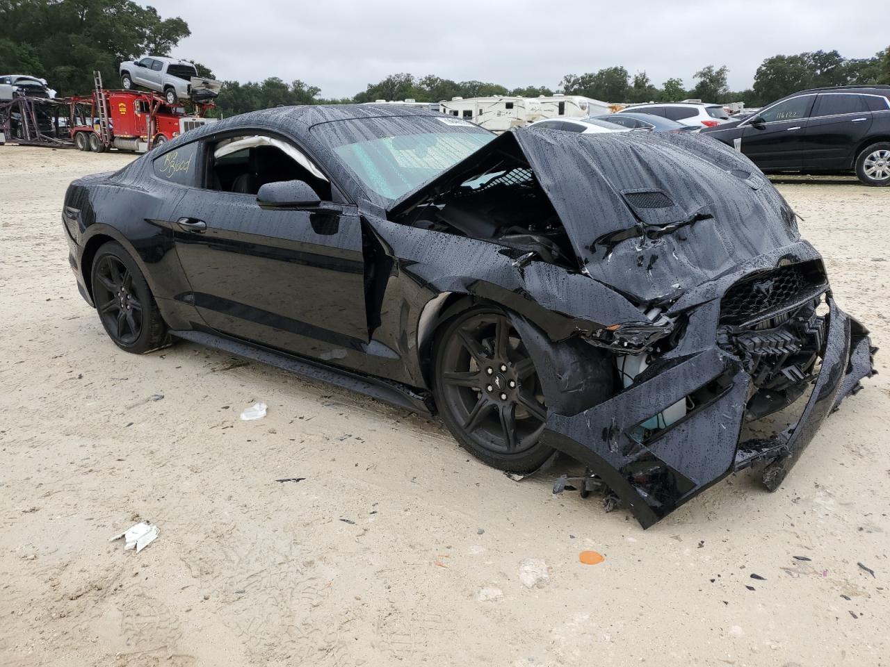 2020 Ford Mustang - zdjęcie 4