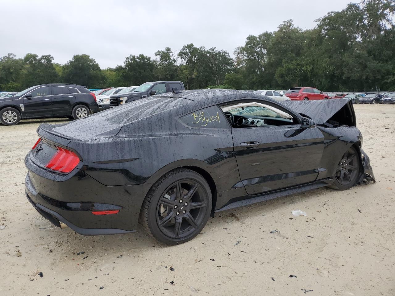 2020 Ford Mustang - zdjęcie 3