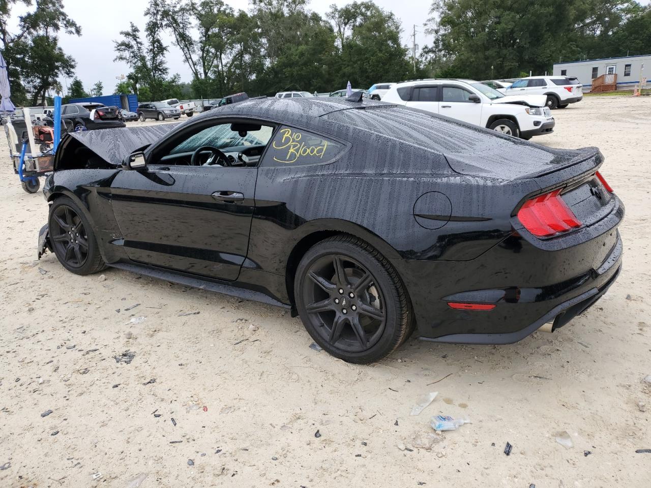 2020 Ford Mustang - zdjęcie 2