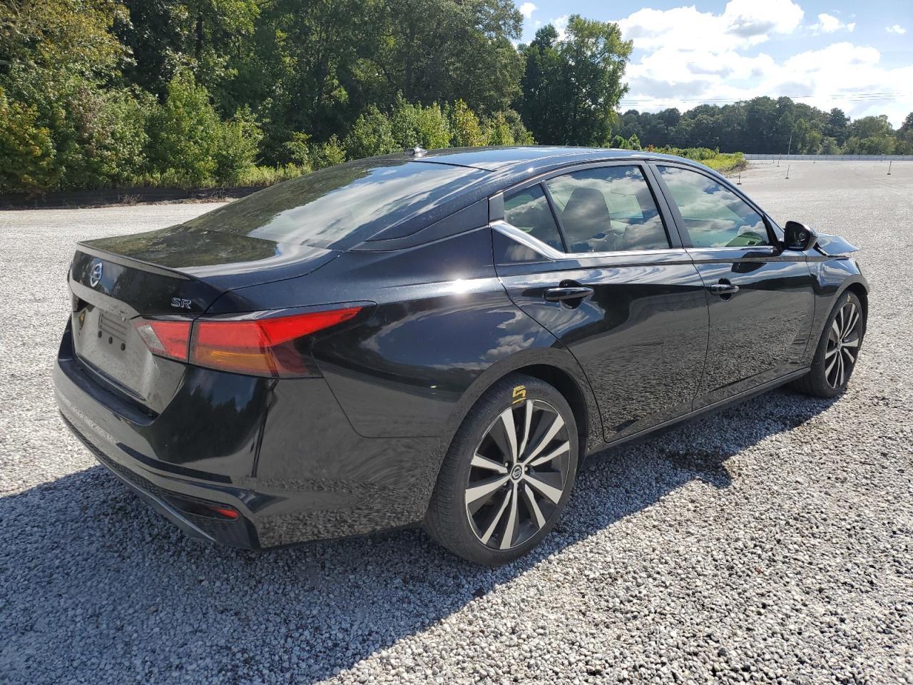 2019 Nissan Altima Sr - zdjęcie 3