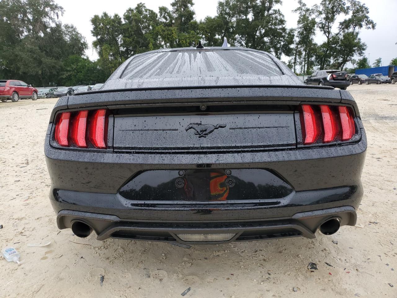 2020 Ford Mustang - zdjęcie 6