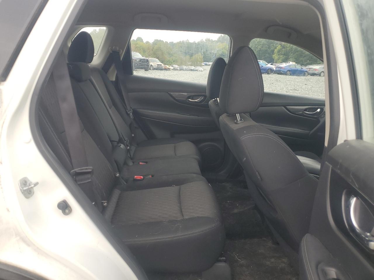 2017 Nissan Rogue - zdjęcie 11