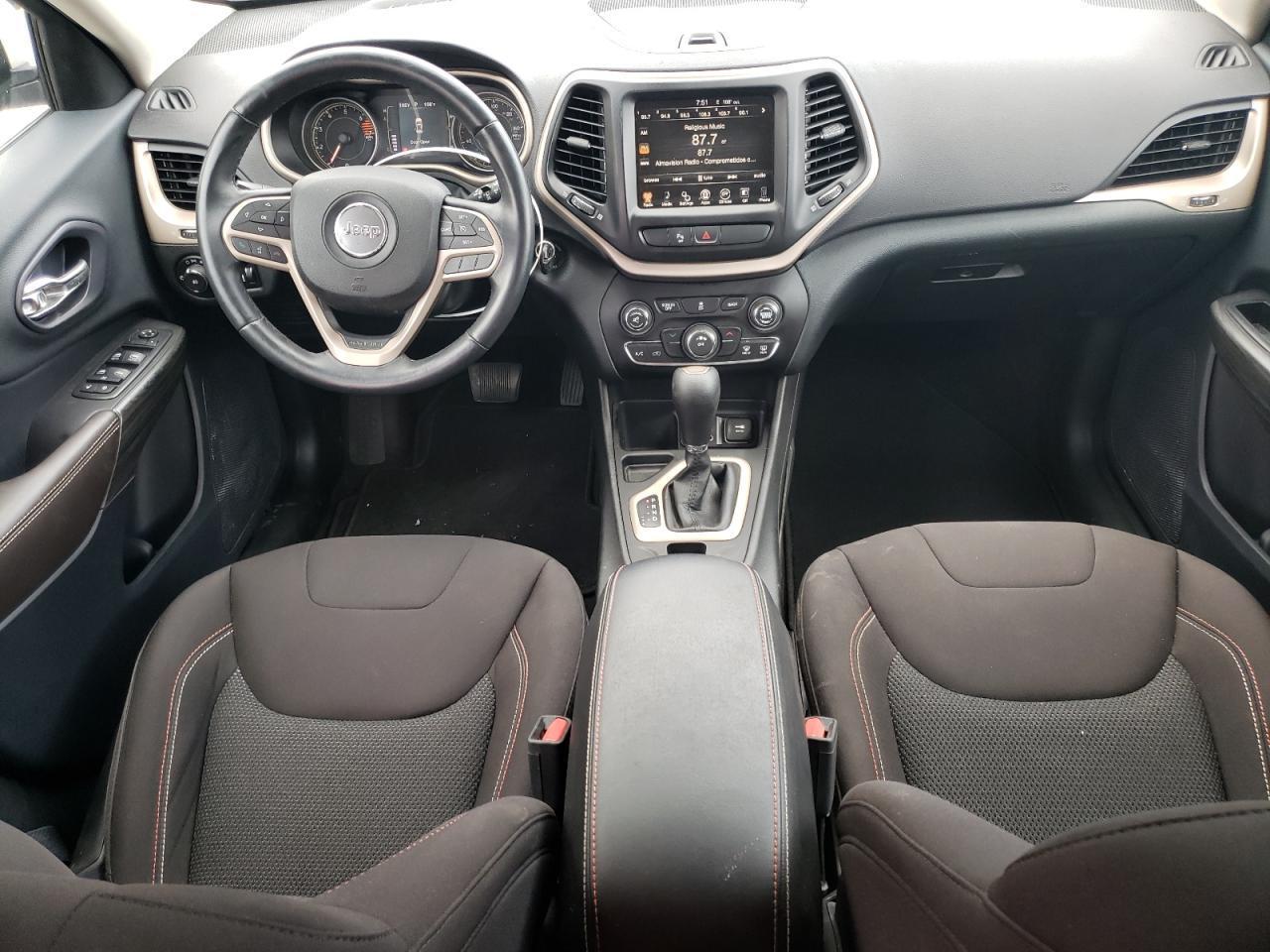 2017 Jeep Cherokee Latitude - zdjęcie 8
