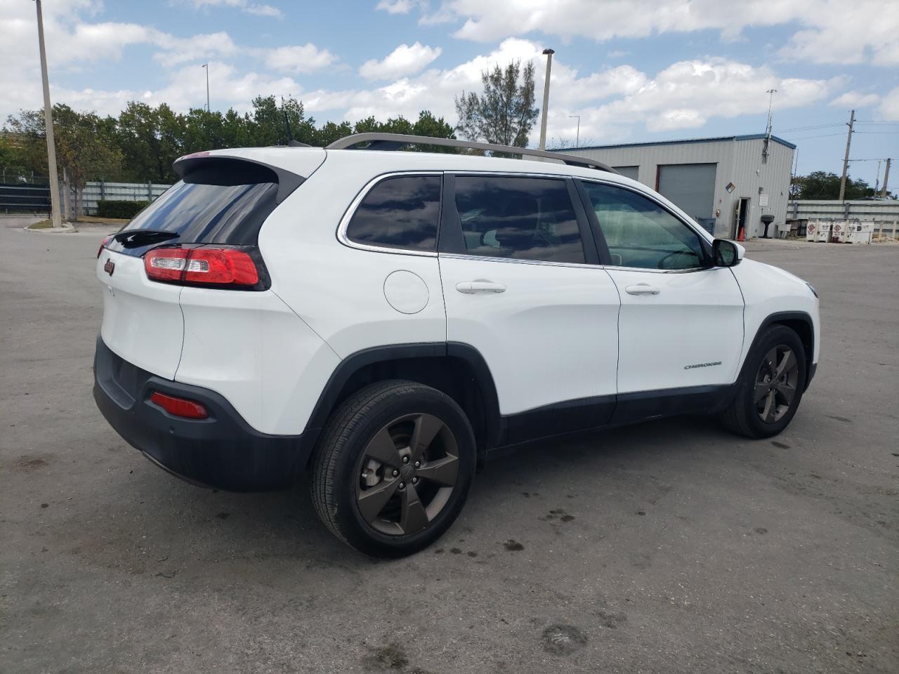 2017 Jeep Cherokee Latitude - zdjęcie 3