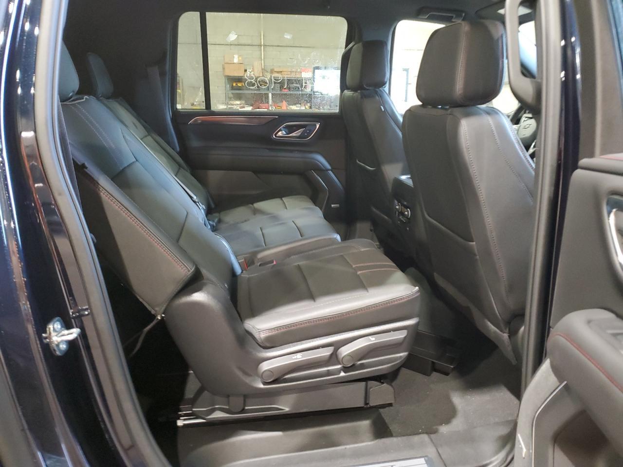 2024 Chevrolet Suburban K1500 Rst - zdjęcie 11