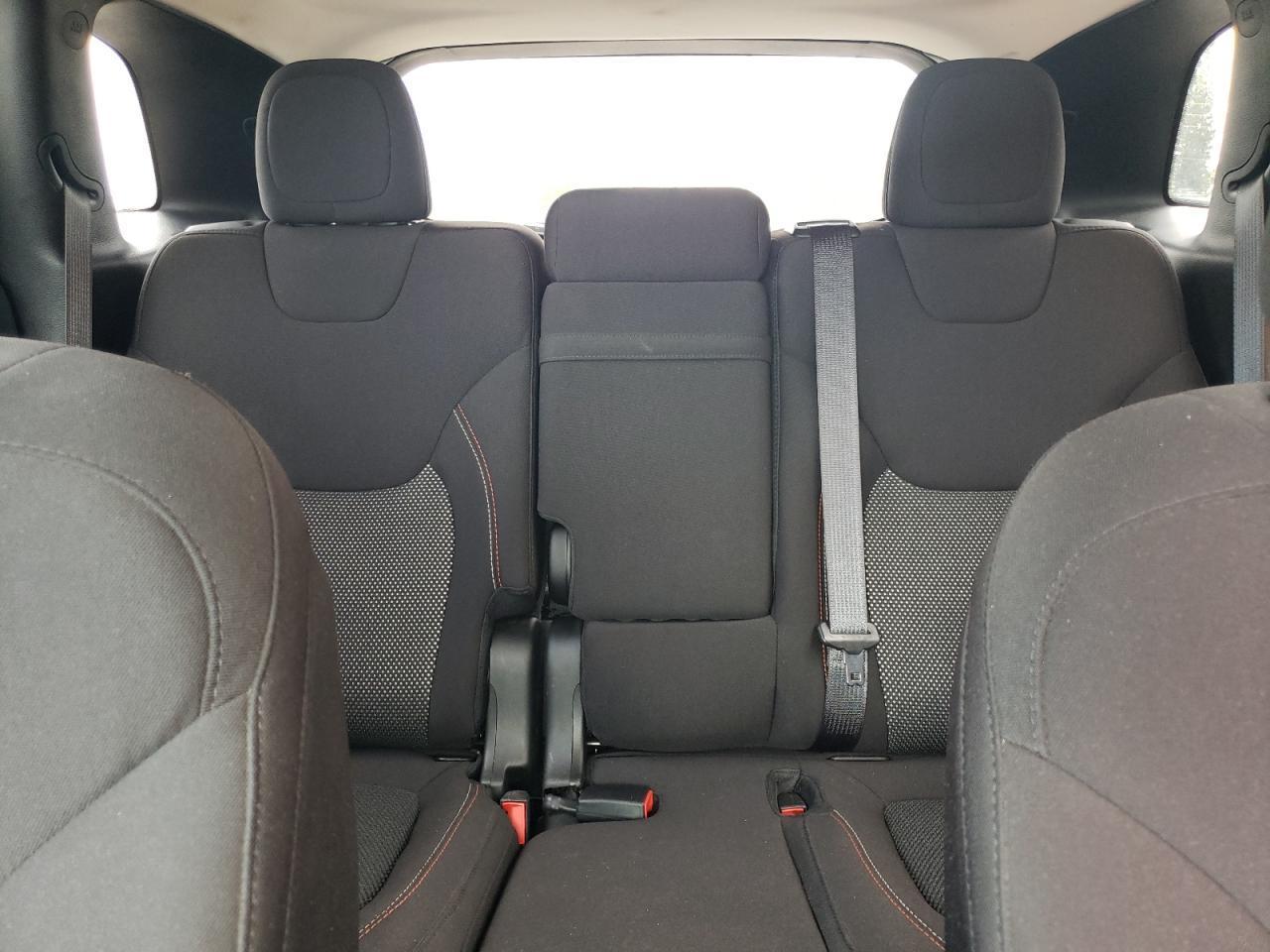 2017 Jeep Cherokee Latitude - zdjęcie 10