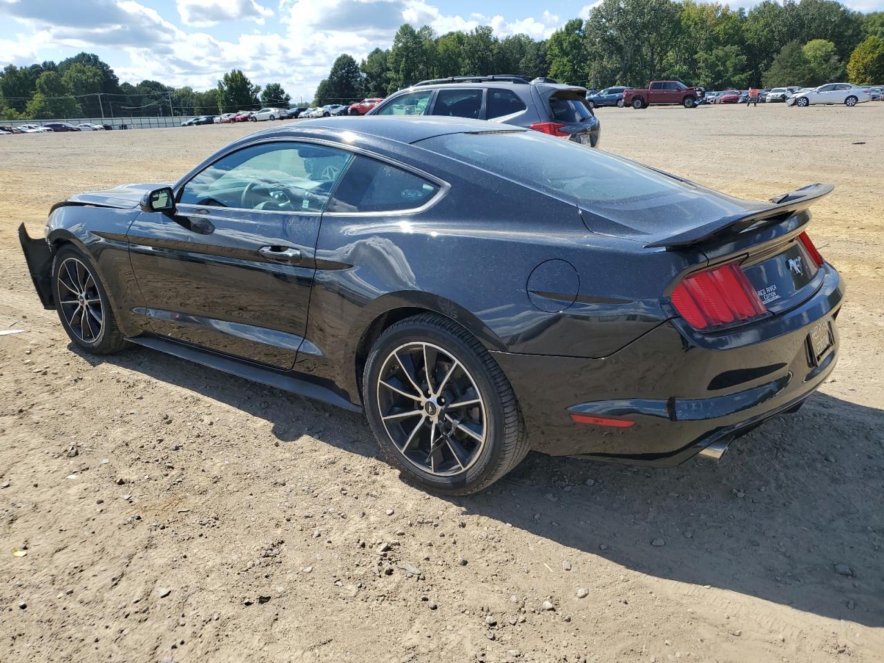 2016 Ford Mustang - zdjęcie 2